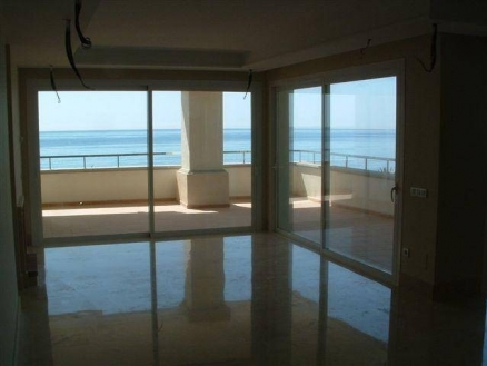 Estepona property: Apartment with 3 bedroom in Estepona 113880