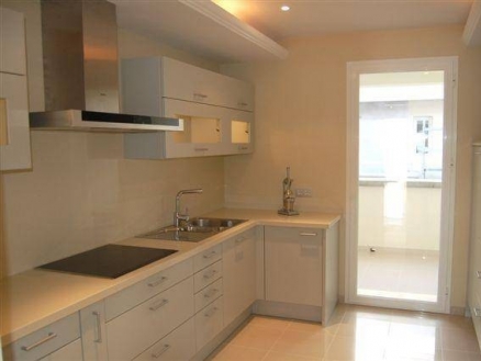 Estepona property: Apartment for sale in Estepona, Malaga 113880