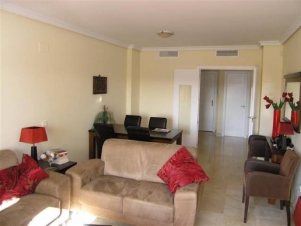 Estepona property: Apartment with 3 bedroom in Estepona 113923