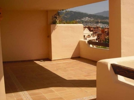 Benahavis property: Malaga property | 2 bedroom Apartment 114027