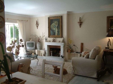Estepona property: Villa with 3 bedroom in Estepona 114049