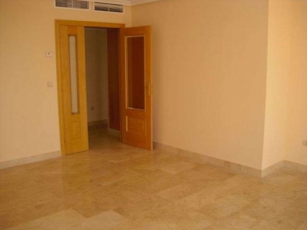 Estepona property: Apartment for sale in Estepona, Malaga 114085