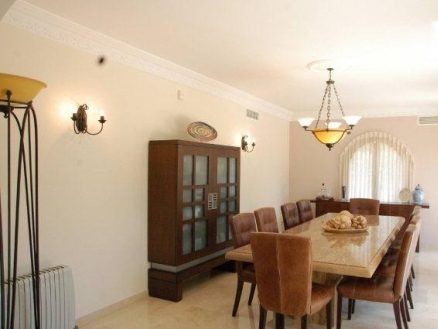 Estepona property: Villa with 4 bedroom in Estepona 114142