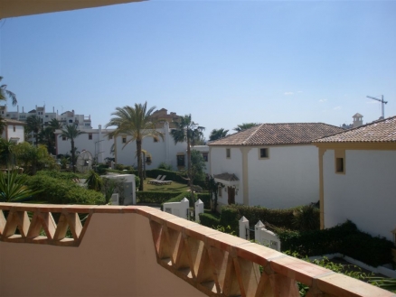 Estepona property: Villa with 3 bedroom in Estepona 114143