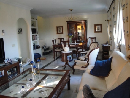 Apartment with 3 bedroom in town 114212