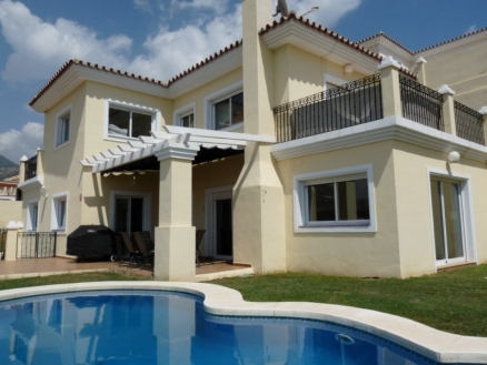 Villa for sale in town 114300