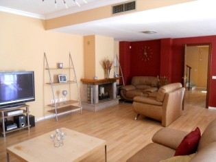 Villa for sale in town, Spain 114450