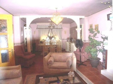 San&nbsp;Pedro&nbsp;de&nbsp;Alcantara&nbsp;property:&nbsp;Townhome&nbsp;with&nbsp;4&nbsp;bedroom&nbsp;in&nbsp;San&nbsp;Pedro&nbsp;de&nbsp;Alcantara&nbsp;114468