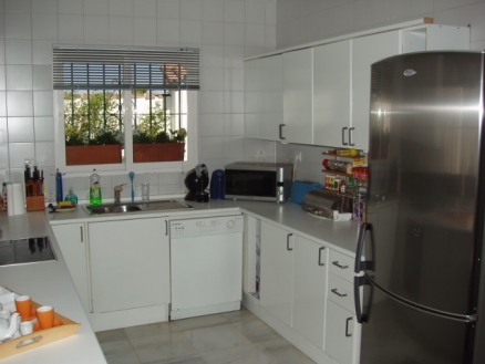 Villa with 3 bedroom in town 114497