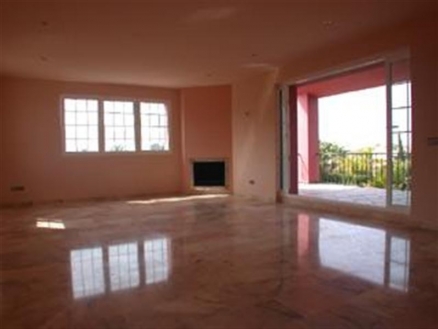 Villa&nbsp;with&nbsp;4&nbsp;bedroom&nbsp;in&nbsp;town,&nbsp;Spain&nbsp;114530