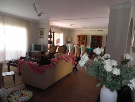 Estepona property: Apartment with 5 bedroom in Estepona 114576