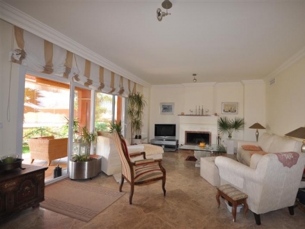 Villa for sale in town, Spain 114579