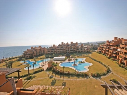 Estepona property: Apartment with 3 bedroom in Estepona 114700