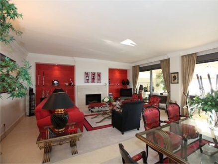 Apartment with 3 bedroom in town 114777