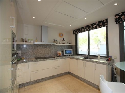 town Apartment 114777