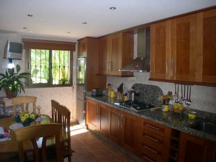 Townhome with 3 bedroom in town 115357