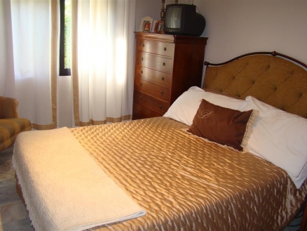 Estepona property: Villa with 3 bedroom in Estepona 116399