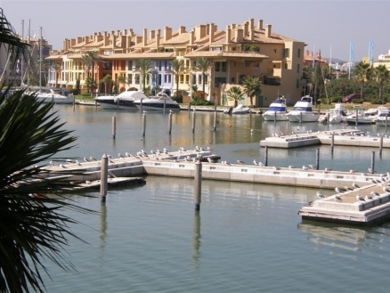 Sotogrande property: Apartment with 4 bedroom in Sotogrande, Spain 116460