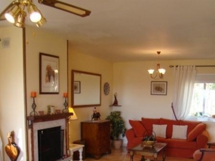 Estepona property: Villa with 4 bedroom in Estepona 116465