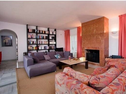 New Golden Mile property: Villa with 3 bedroom in New Golden Mile, Spain 116519