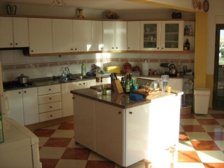 Villa with 4 bedroom in town 116611