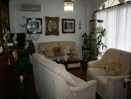 Villa for sale in town, Spain 76047