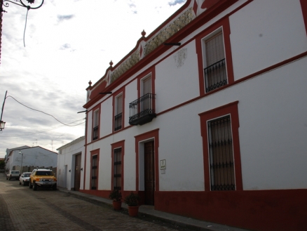 Townhome with 9+ bedroom in town, Spain 76118