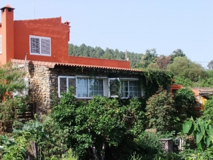 Farmhouse for sale in town, Spain 76145