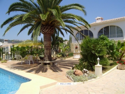 Villa for sale in town 76651