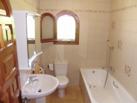 Villa with 4 bedroom in town 76651