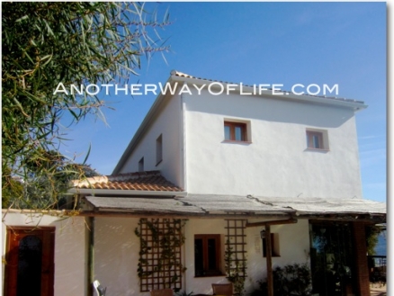 Iznajar property: Farmhouse for sale in Iznajar, Spain 78361