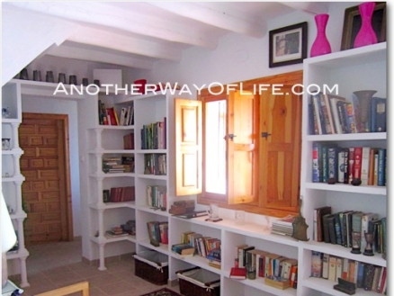 Iznajar property: Cordoba House 78370