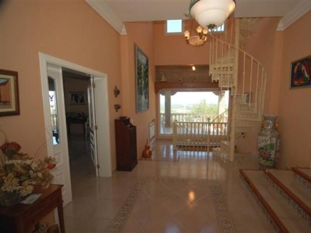 Villa with 6 bedroom in town 78445