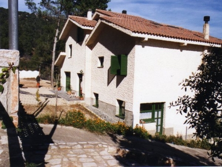 Villa for sale in town, Spain 80498