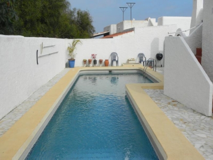Villa for sale in town, Spain 80802
