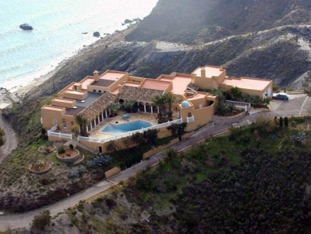 Villa for sale in town 80816