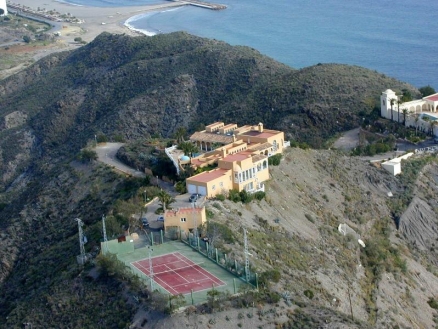 Villa with 5 bedroom in town 80816