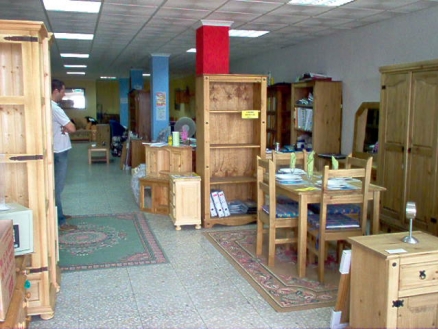 Commercial with bedroom in town 80866