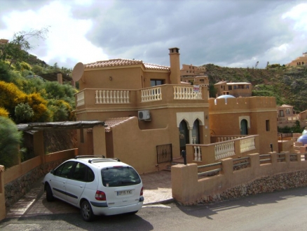 Villa&nbsp;for&nbsp;sale&nbsp;in&nbsp;town,&nbsp;Spain&nbsp;80908