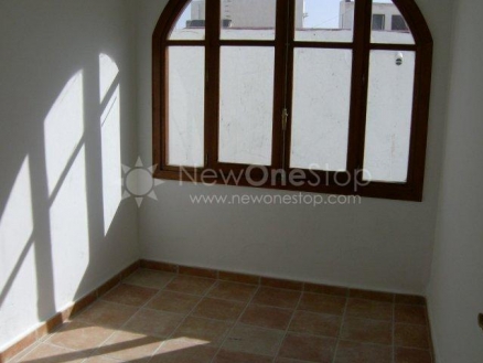 Apartment with 2 bedroom in town, Spain 81120