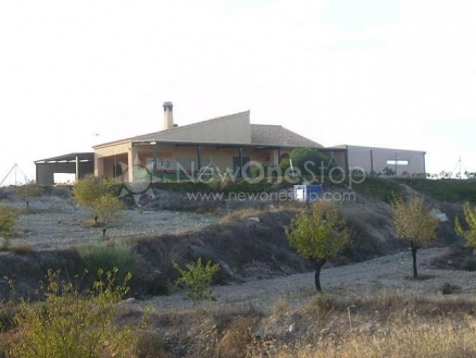 Finca for sale in town 81253