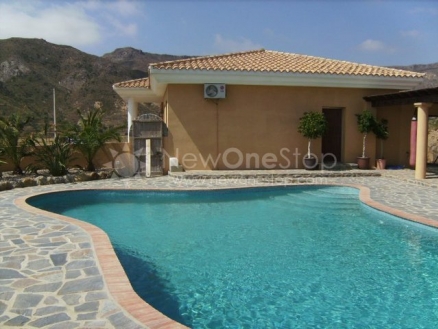 Villa for sale in town 81293