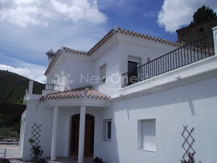 Villa for sale in town 81295