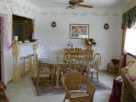 Villa for sale in town, Almeria 81302