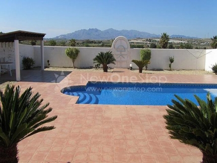 Almeria property | 2 bedroom Bungalow 81365