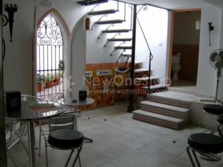 Almeria property | bedroom Commercial 81400