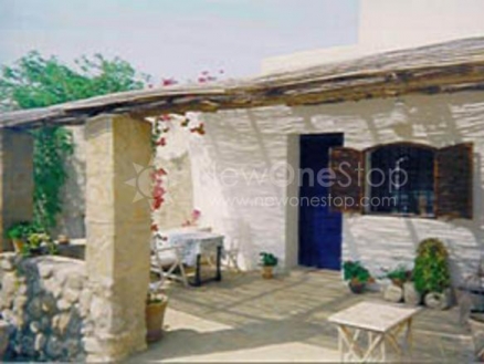 Country Property with 6 bedroom in town, Spain 81401