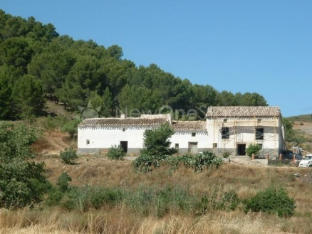 Velez-Rubio property: Country Property with 9+ bedroom in Velez-Rubio 81406