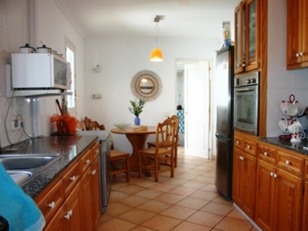 Townhome with 5 bedroom in town 82649