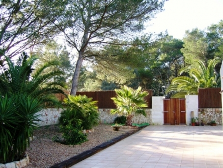 Villa for sale in town,  82654